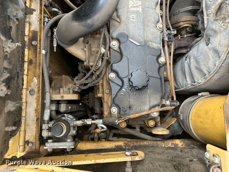 image for item DT6402 2010 Caterpillar AP-1055D paver