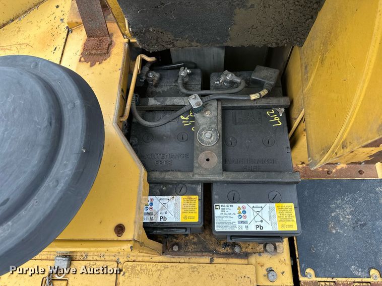 image for item DT6402 2010 Caterpillar AP-1055D paver