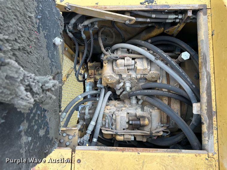 image for item DT6402 2010 Caterpillar AP-1055D paver