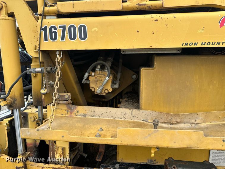 image for item DT6402 2010 Caterpillar AP-1055D paver