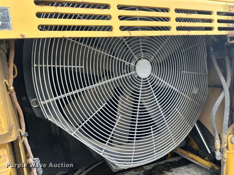 image for item DT6402 2010 Caterpillar AP-1055D paver