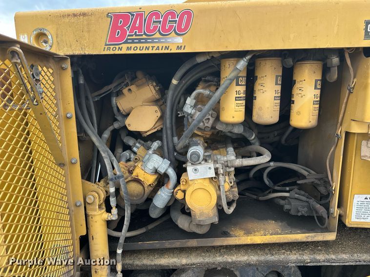 image for item DT6402 2010 Caterpillar AP-1055D paver