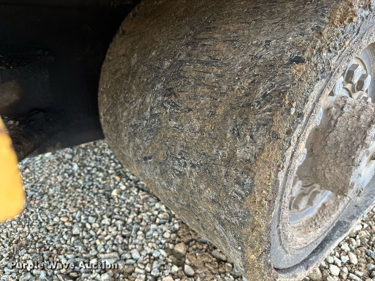 image for item DT6402 2010 Caterpillar AP-1055D paver