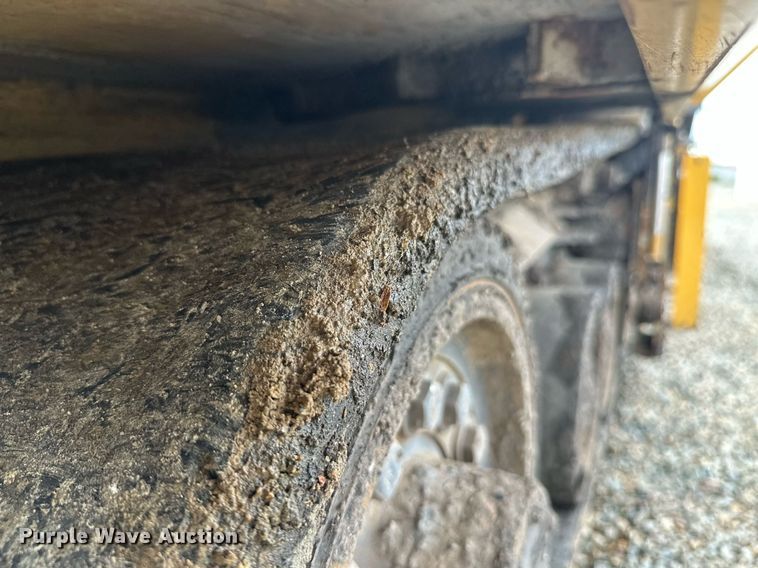 image for item DT6402 2010 Caterpillar AP-1055D paver