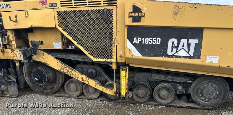 image for item DT6402 2010 Caterpillar AP-1055D paver