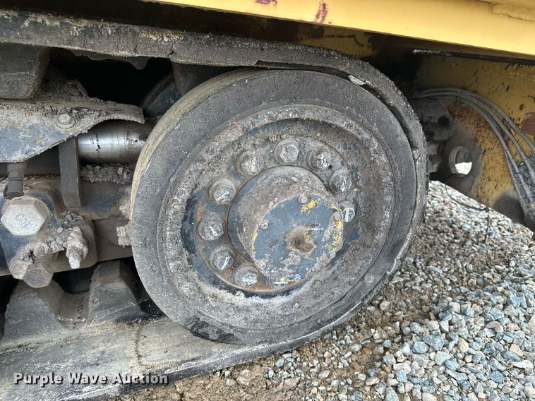 image for item DT6402 2010 Caterpillar AP-1055D paver