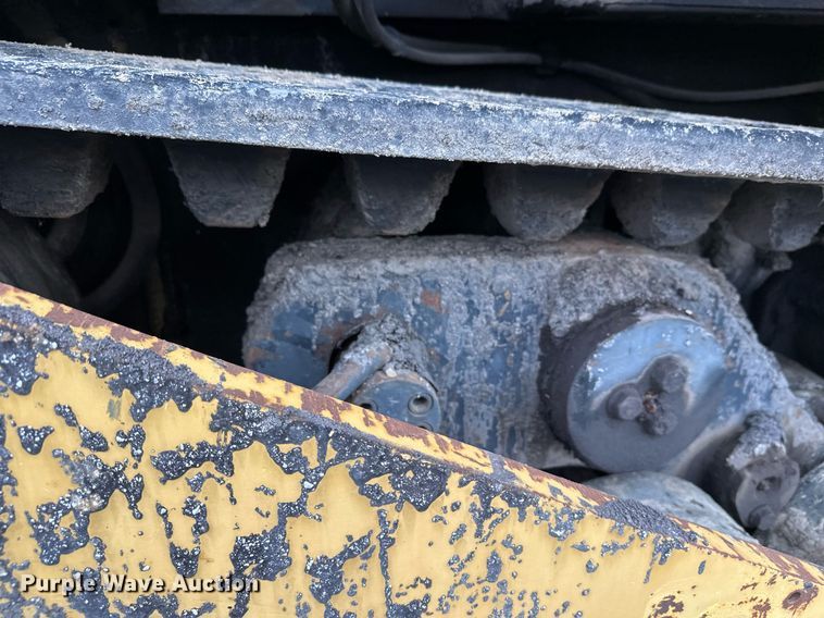 image for item DT6402 2010 Caterpillar AP-1055D paver