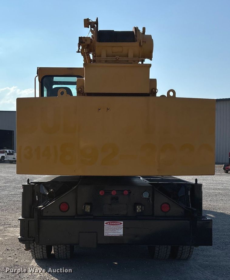 image for item DU1319 1987 Grove 6428G crane