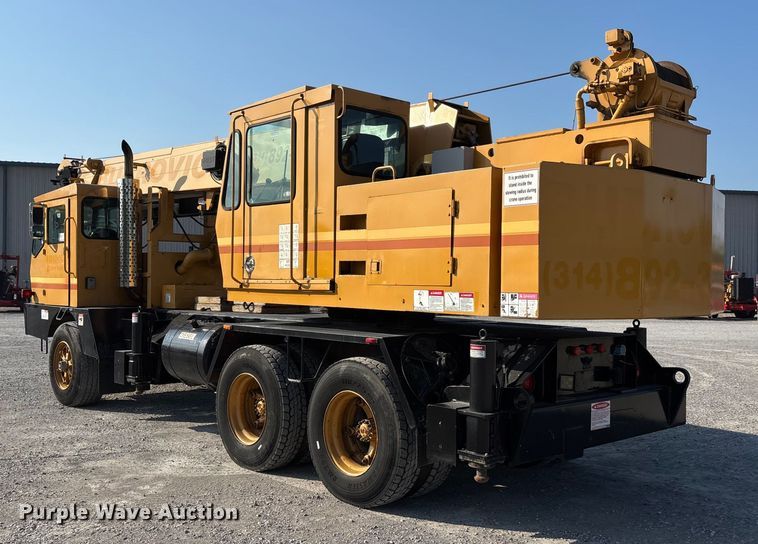 image for item DU1319 1987 Grove 6428G crane