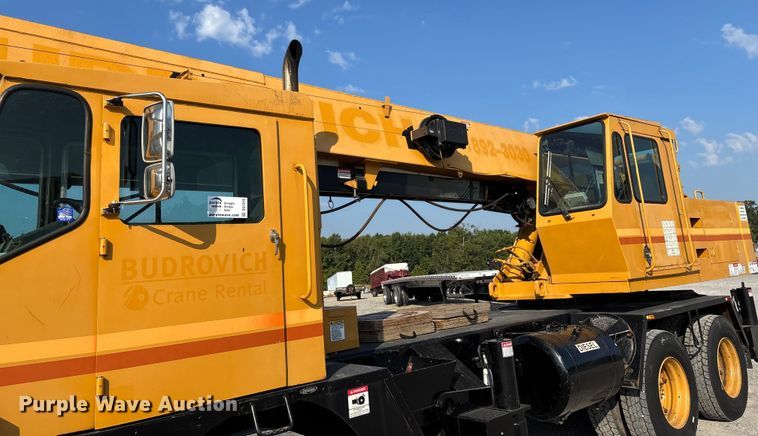 image for item DU1319 1987 Grove 6428G crane