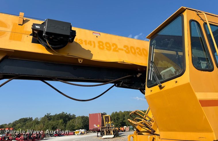 image for item DU1319 1987 Grove 6428G crane