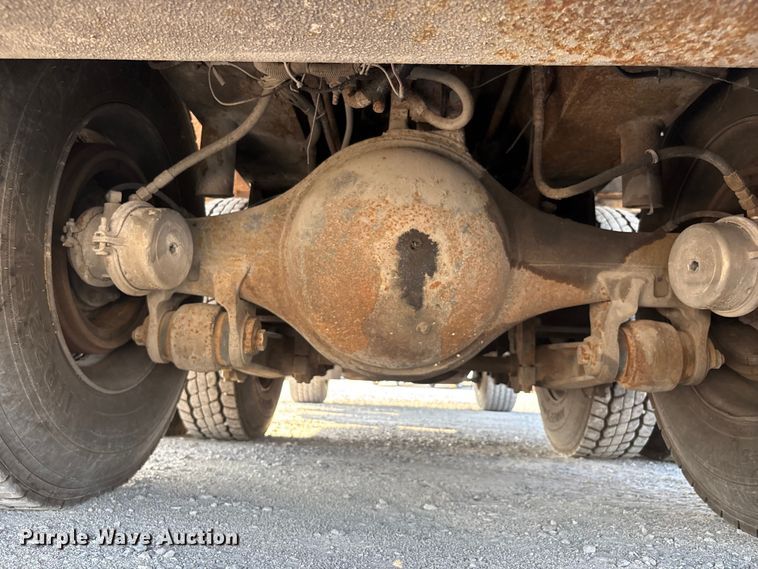 image for item DU1319 1987 Grove 6428G crane