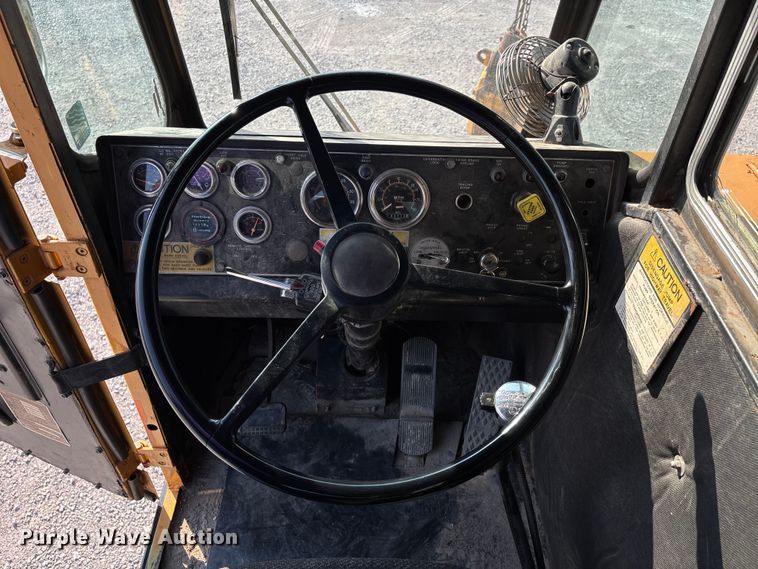 image for item DU1319 1987 Grove 6428G crane