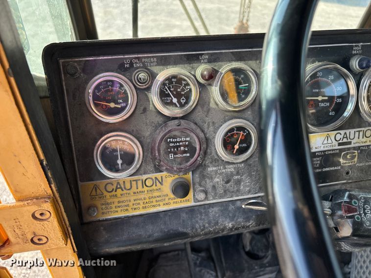 image for item DU1319 1987 Grove 6428G crane