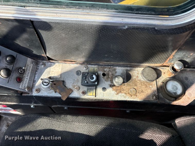 image for item DU1319 1987 Grove 6428G crane