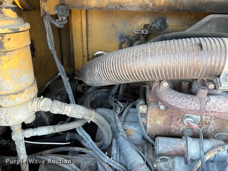 image for item DU1319 1987 Grove 6428G crane