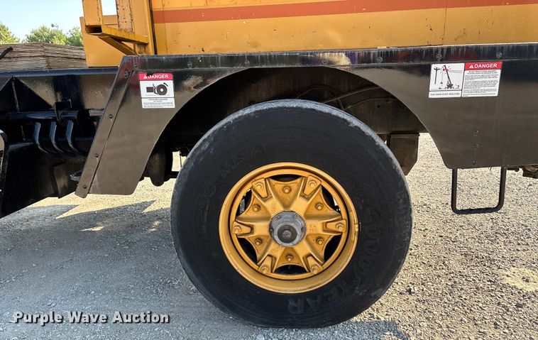 image for item DU1319 1987 Grove 6428G crane