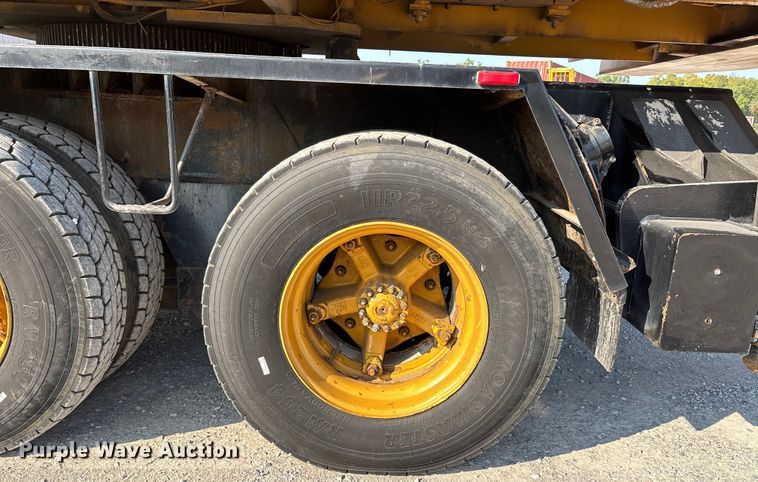 image for item DU1319 1987 Grove 6428G crane