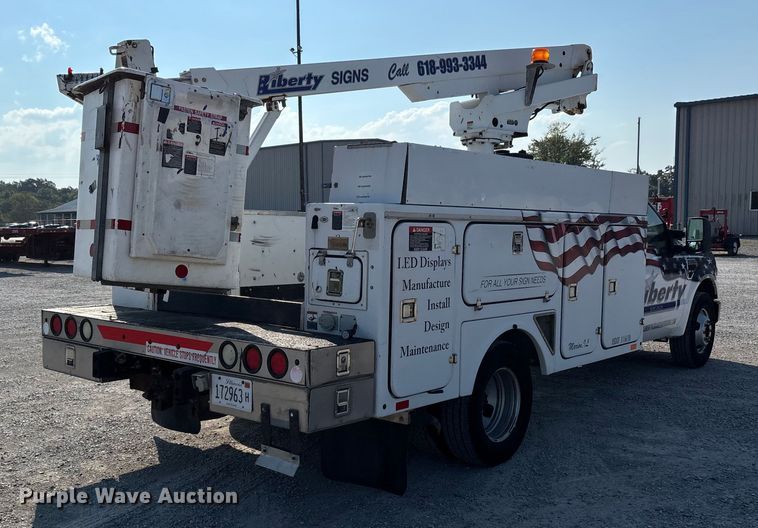 CAMIóN CON CANASTILLA 2008 FORD ALTEC