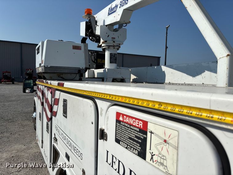 image for item DU1320 2008 Ford F350 Super Duty bucket truck