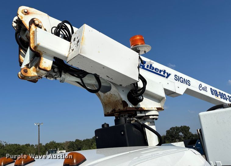 image for item DU1320 2008 Ford F350 Super Duty bucket truck