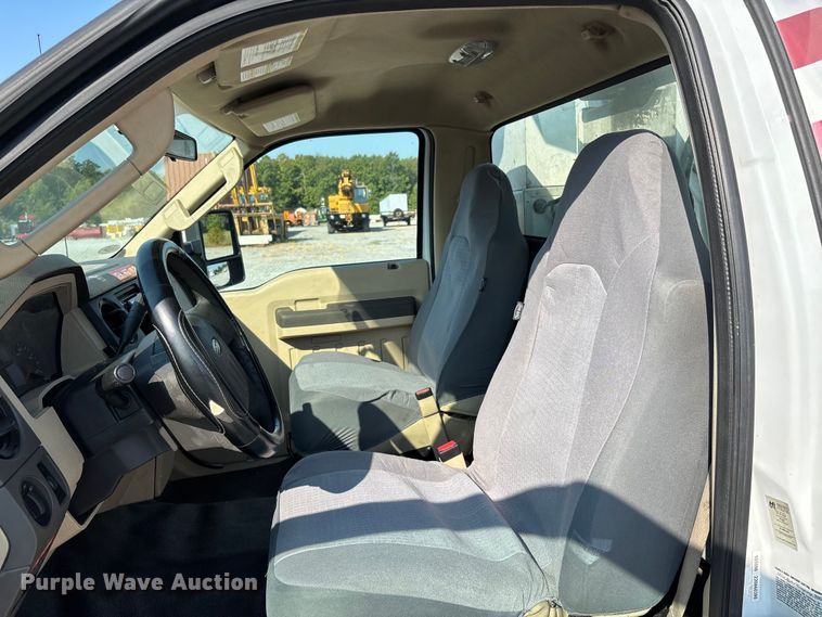 image for item DU1320 2008 Ford F350 Super Duty bucket truck