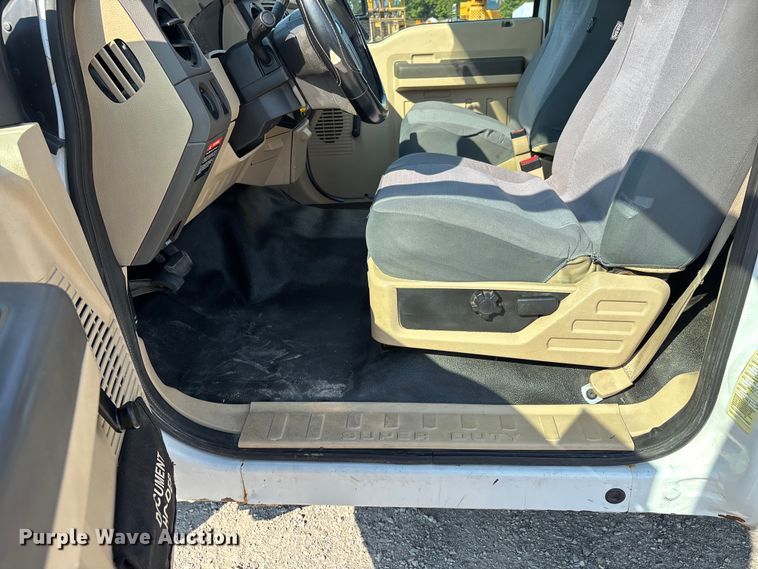 image for item DU1320 2008 Ford F350 Super Duty bucket truck