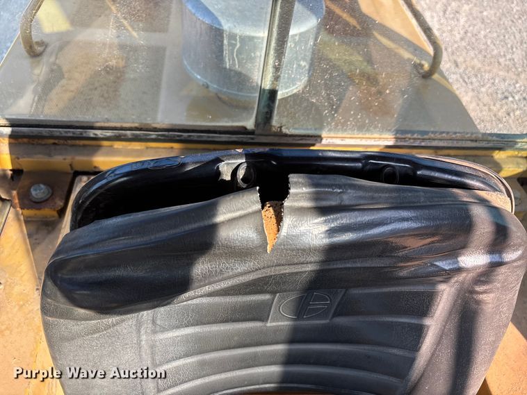 image for item DU1322 1983 Caterpillar 973 track loader