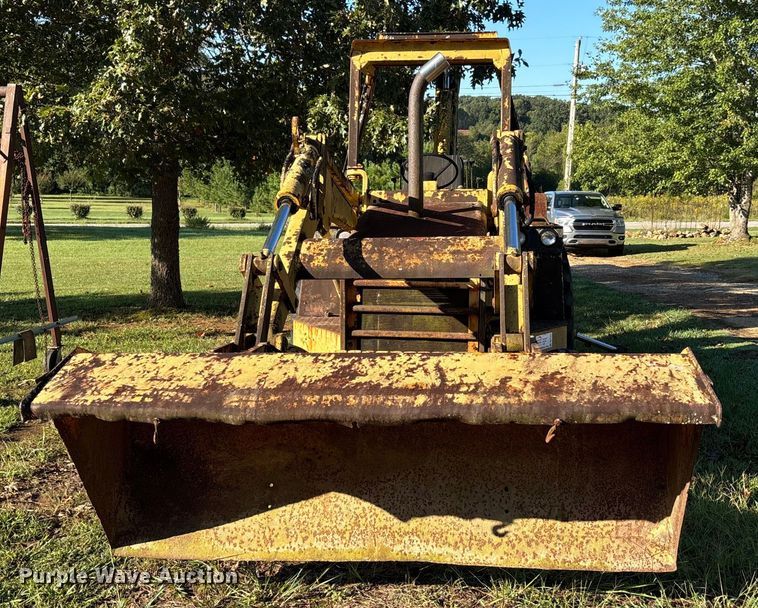 RETROEXCAVADORA INTERNATIONAL HARVESTER 3500