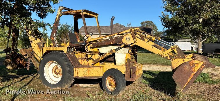 RETROEXCAVADORA INTERNATIONAL HARVESTER 3500
