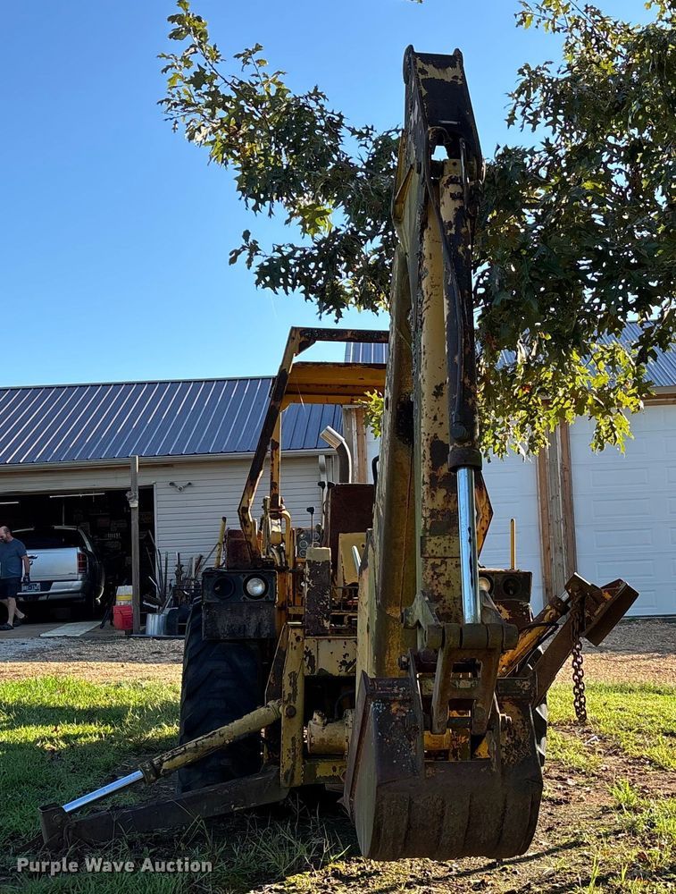 RETROEXCAVADORA INTERNATIONAL HARVESTER 3500