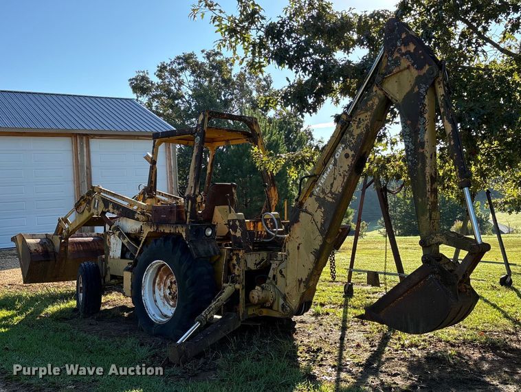 image for item DU1345 International Harvester 3500 landscape tractor