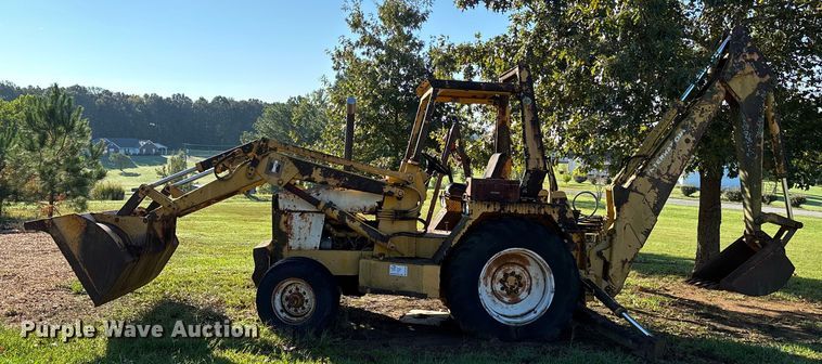 image for item DU1345 International Harvester 3500 landscape tractor
