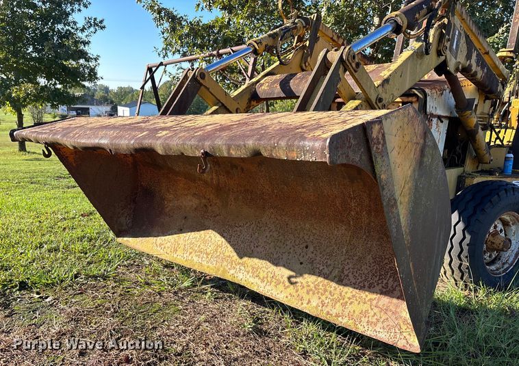 image for item DU1345 International Harvester 3500 landscape tractor