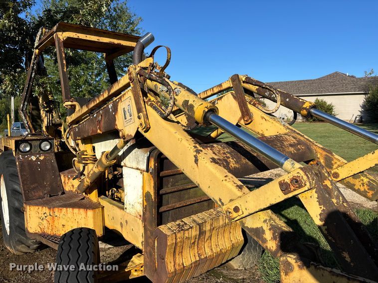 image for item DU1345 International Harvester 3500 landscape tractor