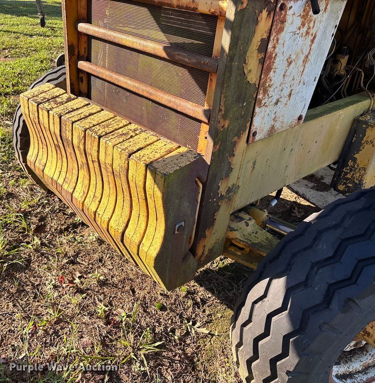 image for item DU1345 International Harvester 3500 landscape tractor