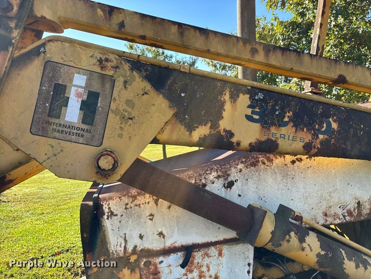 image for item DU1345 International Harvester 3500 landscape tractor