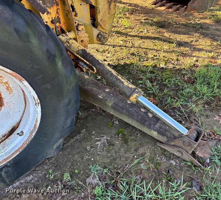 image for item DU1345 International Harvester 3500 landscape tractor