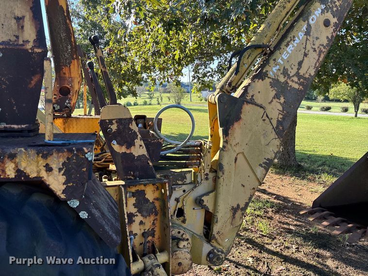 image for item DU1345 International Harvester 3500 landscape tractor