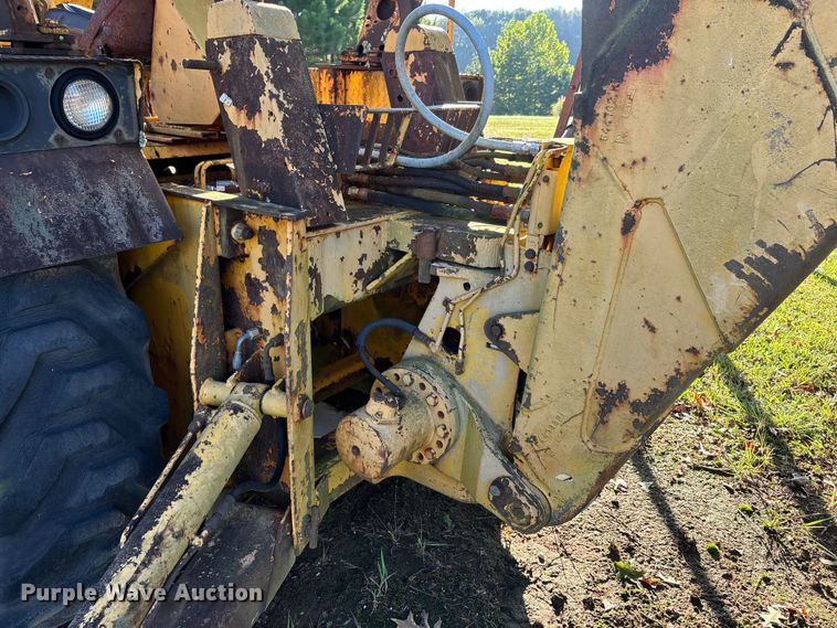 image for item DU1345 International Harvester 3500 landscape tractor