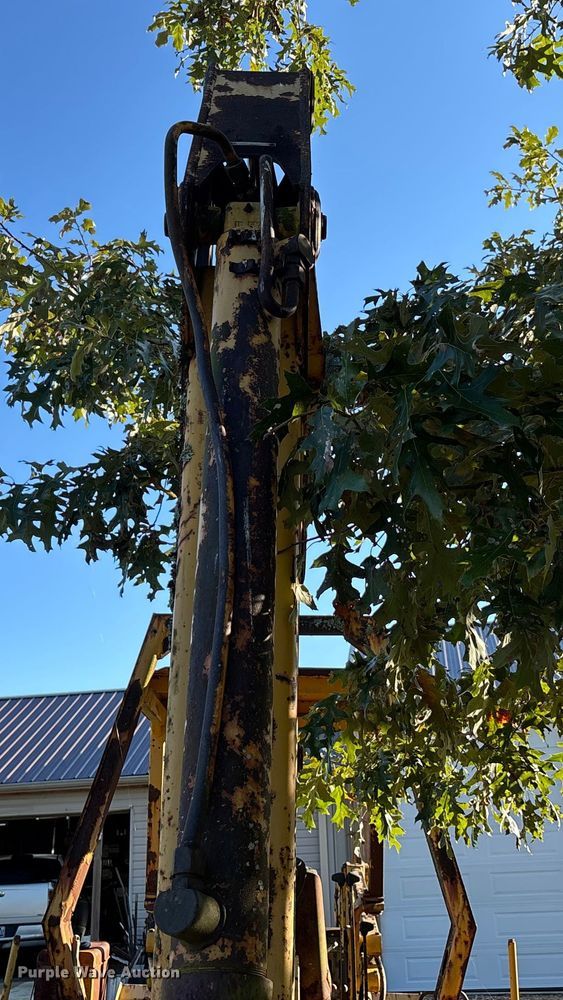 image for item DU1345 International Harvester 3500 landscape tractor