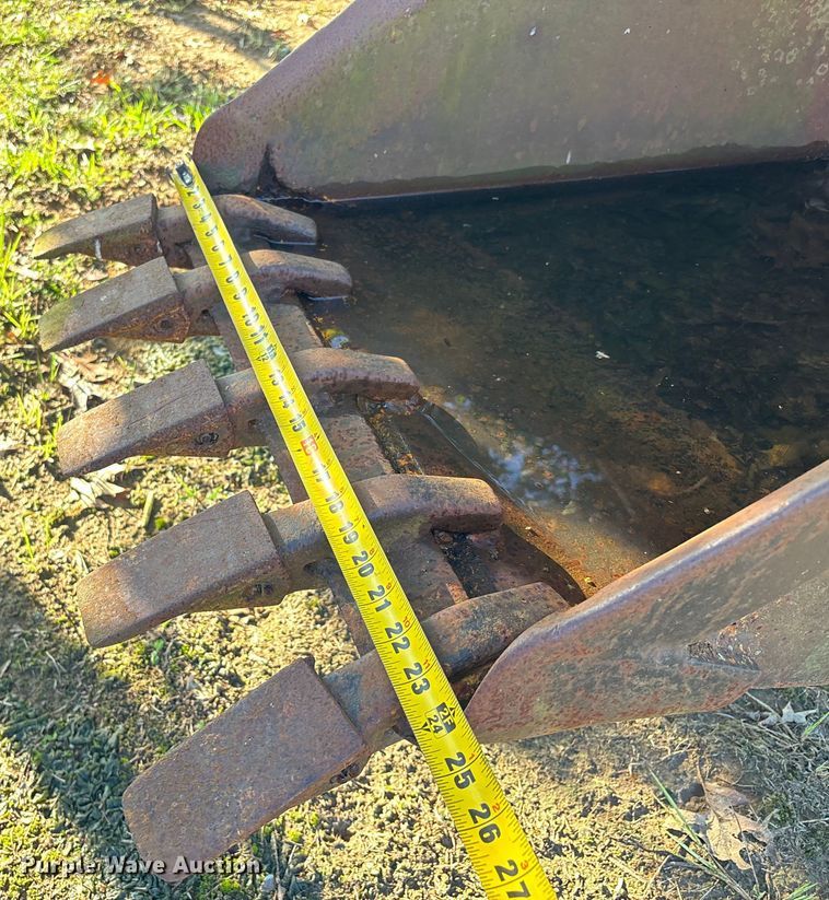 image for item DU1345 International Harvester 3500 landscape tractor