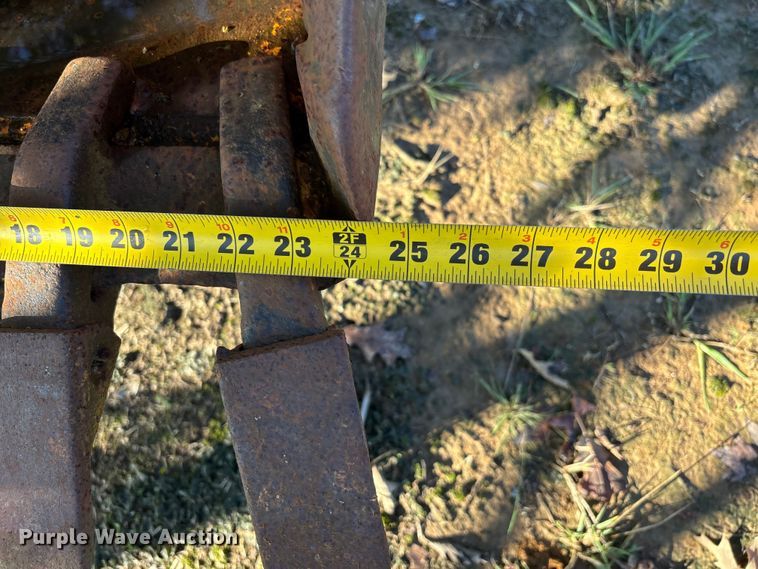 image for item DU1345 International Harvester 3500 landscape tractor