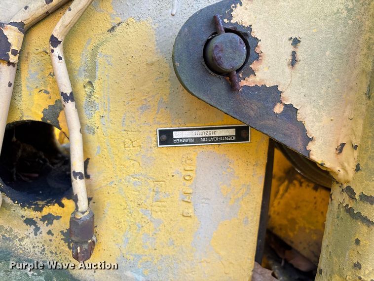 image for item DU1345 International Harvester 3500 landscape tractor