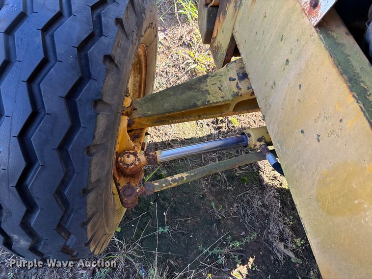 image for item DU1345 International Harvester 3500 landscape tractor