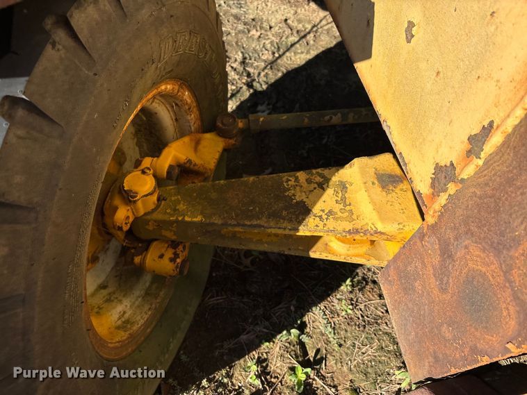 image for item DU1345 International Harvester 3500 landscape tractor