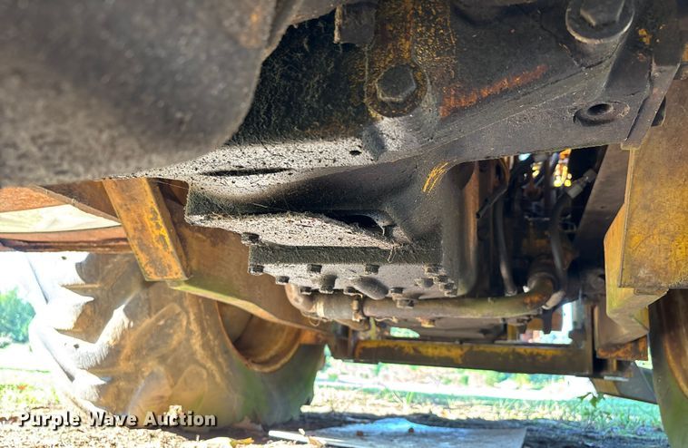 image for item DU1345 International Harvester 3500 landscape tractor