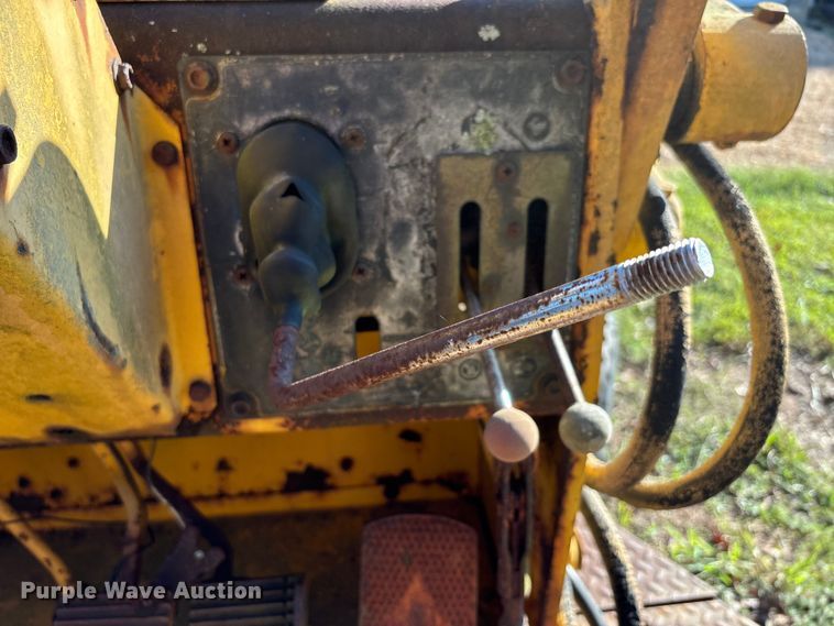 image for item DU1345 International Harvester 3500 landscape tractor