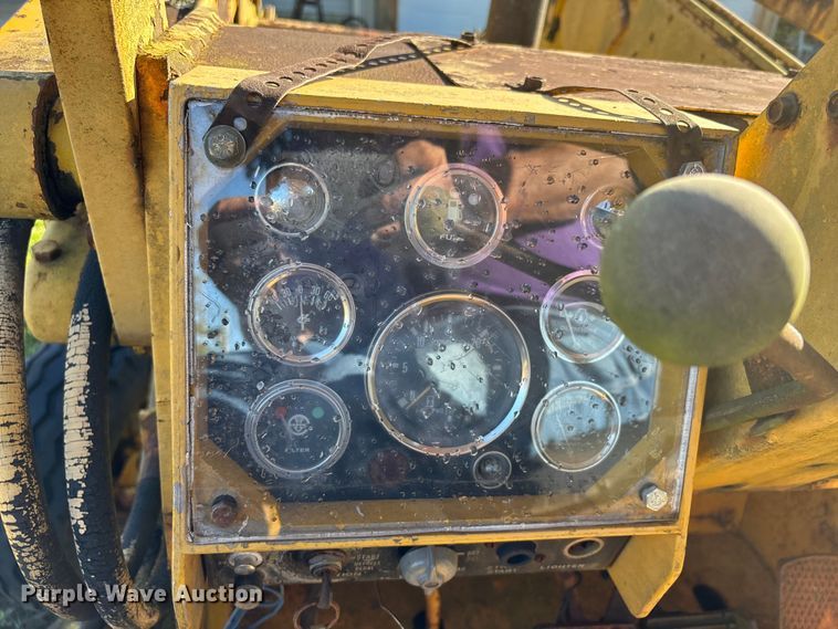 image for item DU1345 International Harvester 3500 landscape tractor