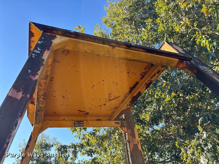 image for item DU1345 International Harvester 3500 landscape tractor